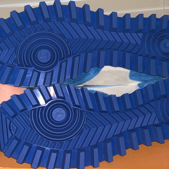 I’m selling BRAND NEW NEVER WEAR Louis Vuitton runnerz - Picture 3 of 4